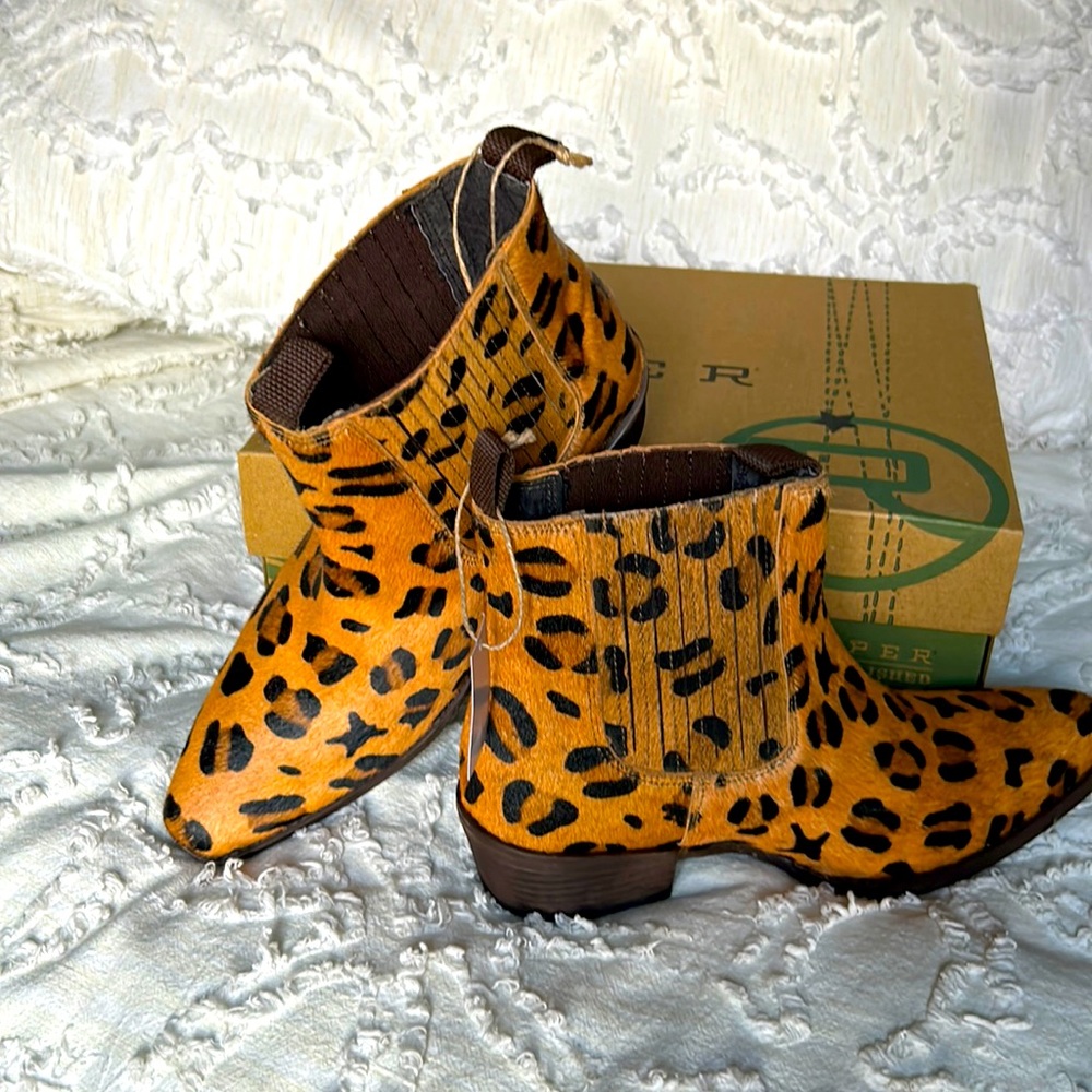 Roper Women’s Leopard Boots New with Tags Size 9.5